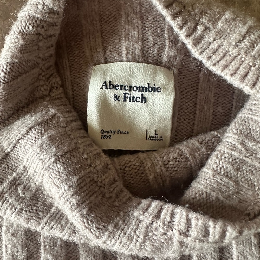 Abercrombie & Fitch Soft Beige Sweater